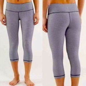 Lululemon wunder under crops in gingham blue/white